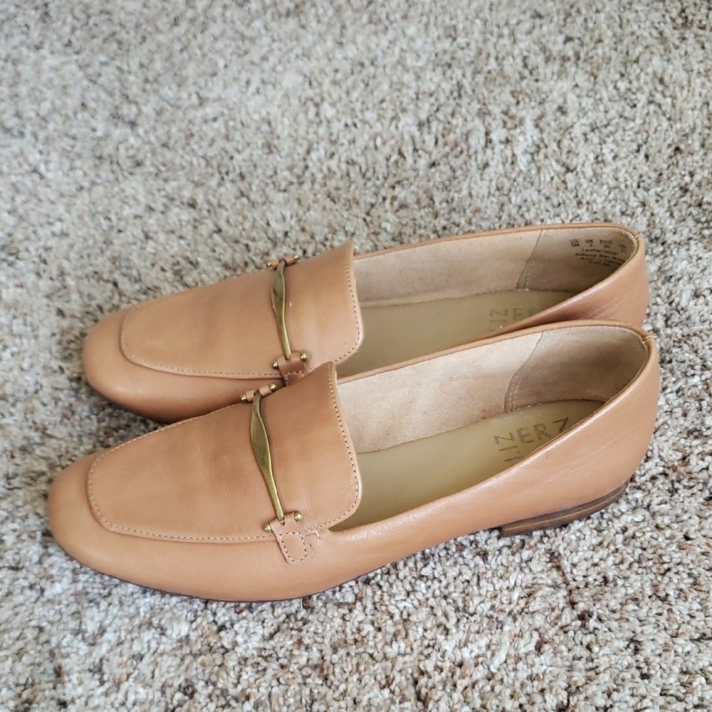 NATURALIZER Tan Loafers for Women